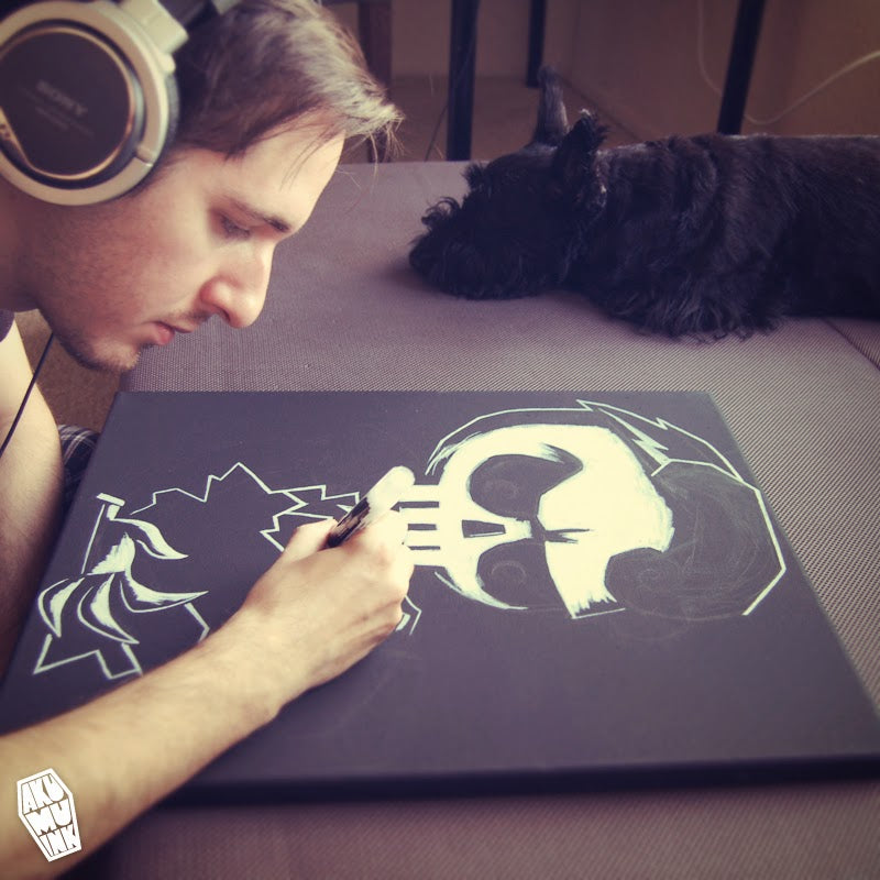 WORKING/PAINTING